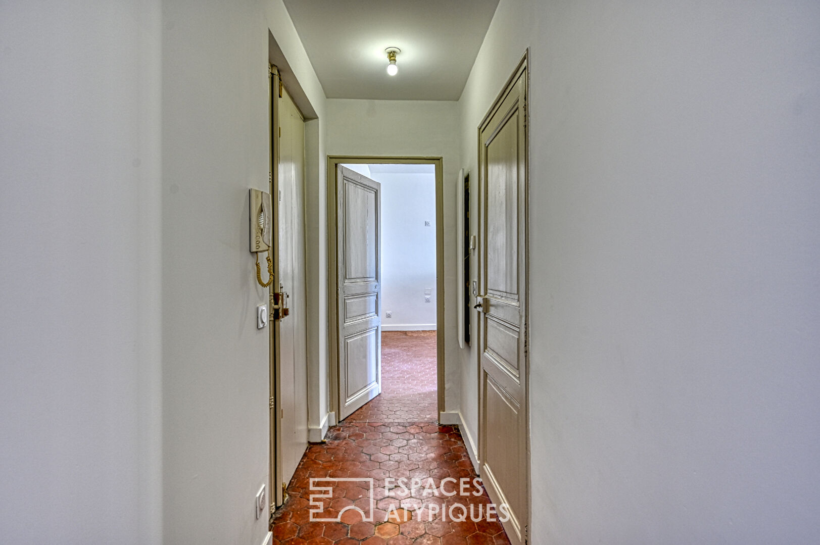 Renovated duplex apartment in the heart of the city with terrace