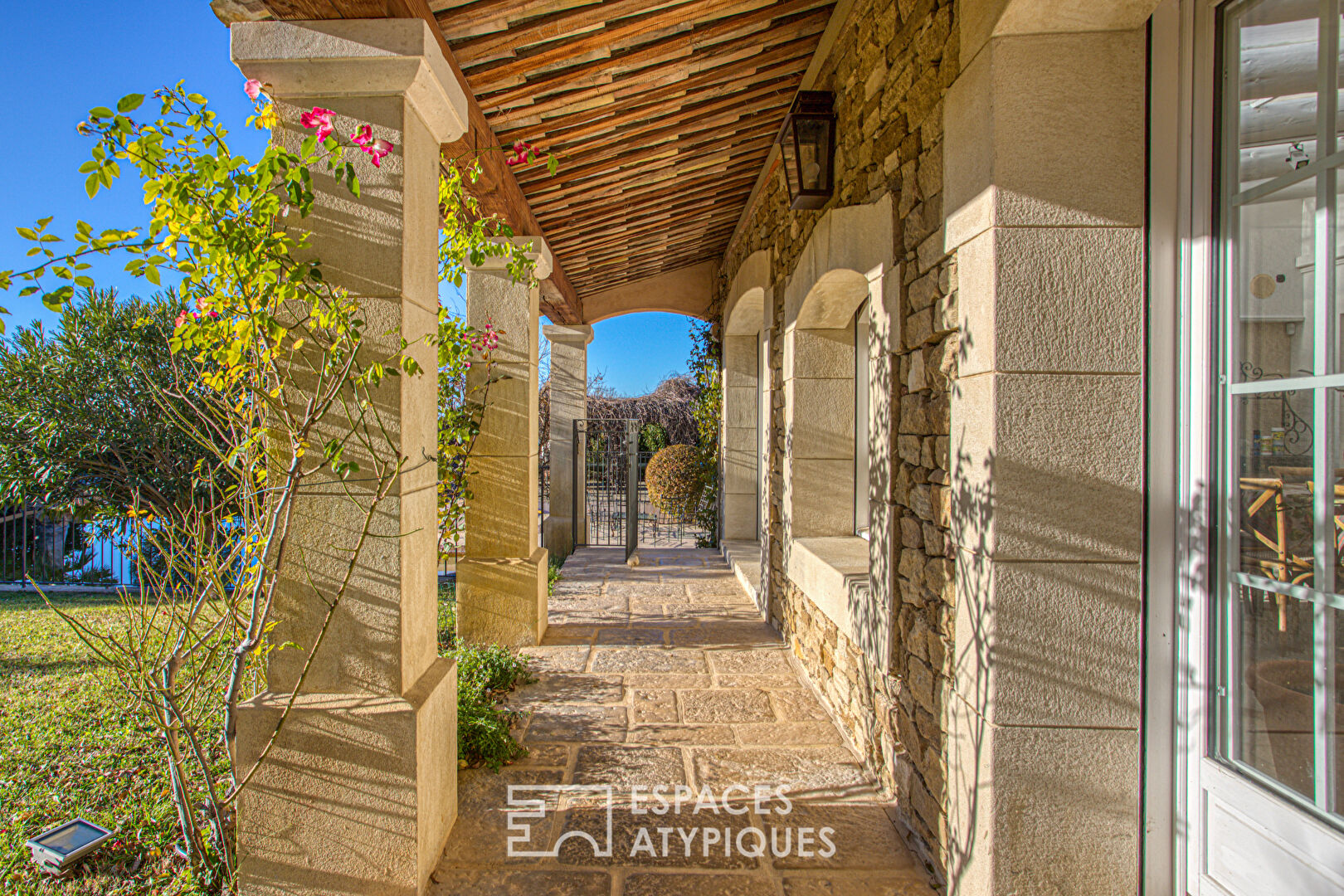 Exceptional residence at the foot of the Dentelles de Montmirail