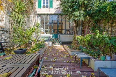 Charming house and its secret garden in the heart of the papal city