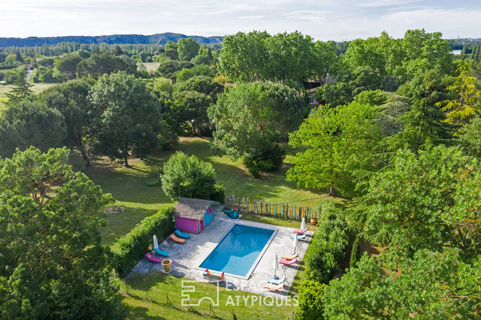 Exceptional property near Avignon, a journey to the heart of Provençal authenticity