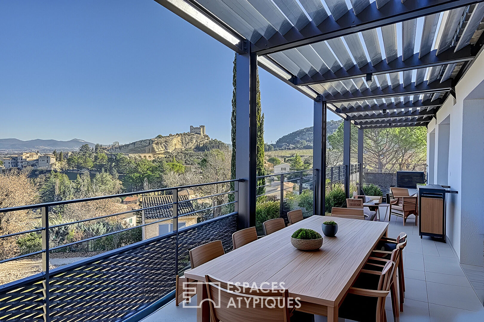 Apartment with terrace and exceptional view