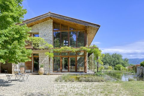 Exceptionnelle maison bioclimatique à la vue panoramique, avec bassin de nage