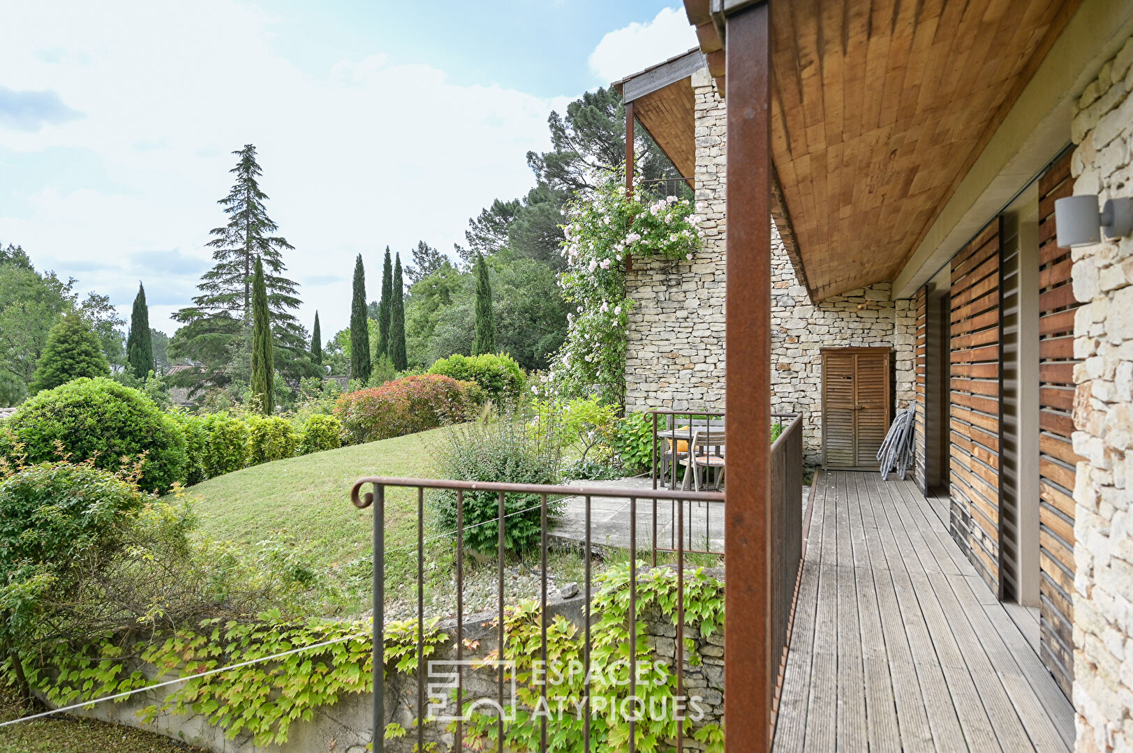 Exceptionnelle maison bioclimatique à la vue panoramique, avec bassin de nage