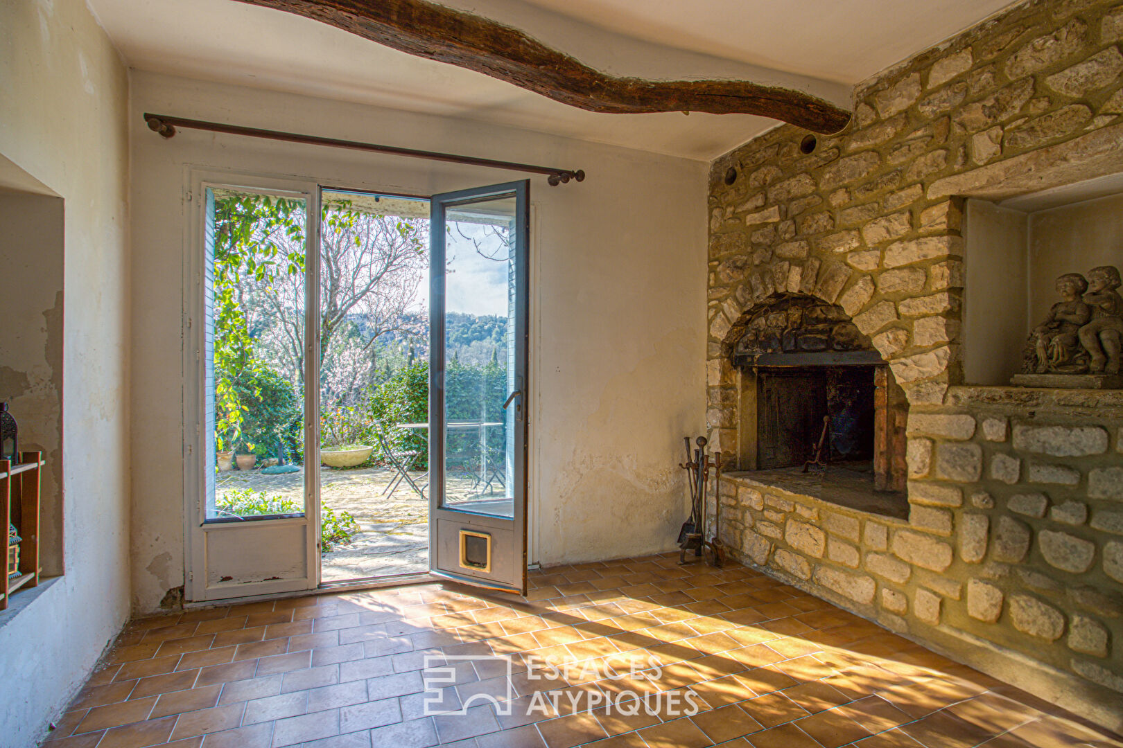 Old house and its contemporary extension with view.