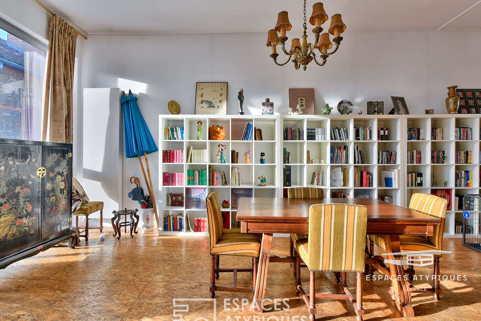 Loft traversant avec terrasse et vue dégagée