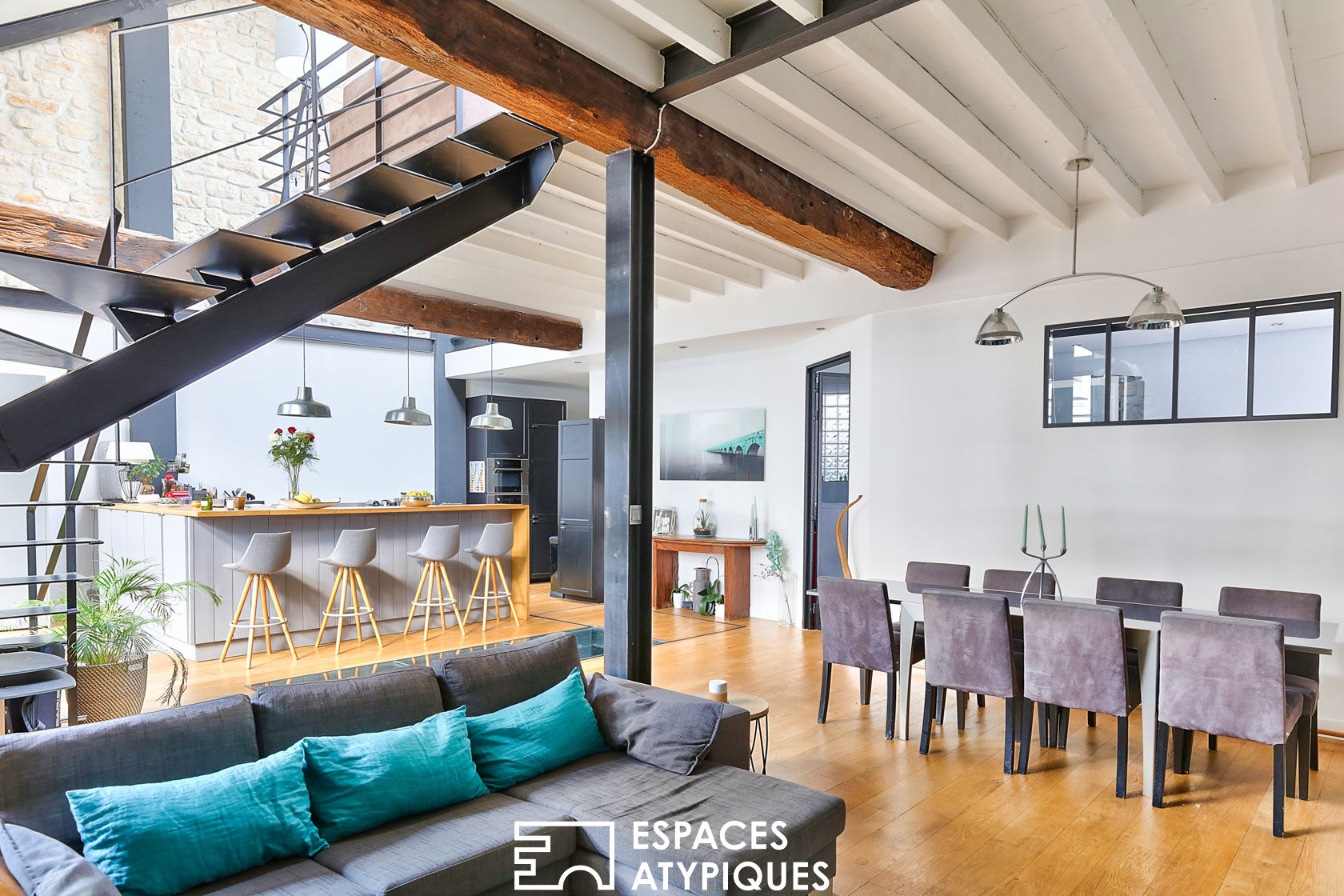 Maison de ville esprit loft dans ancienne écurie