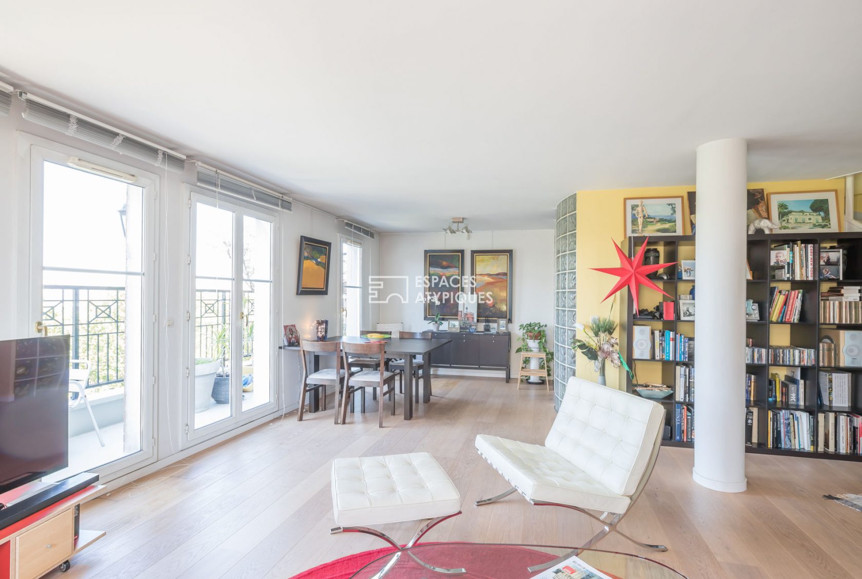 Duplex with open view of the Seine