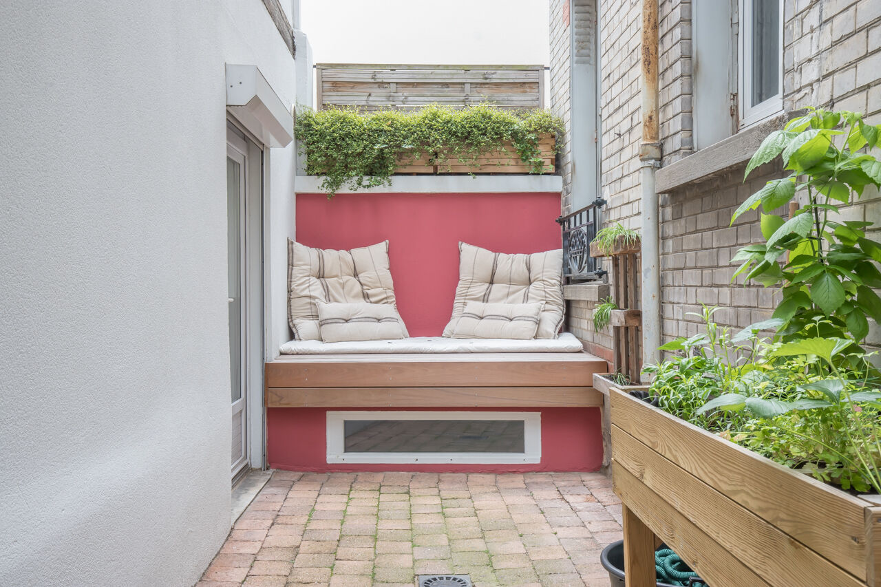 Ancien atelier de peinture transformé en loft avec patio et terrasse