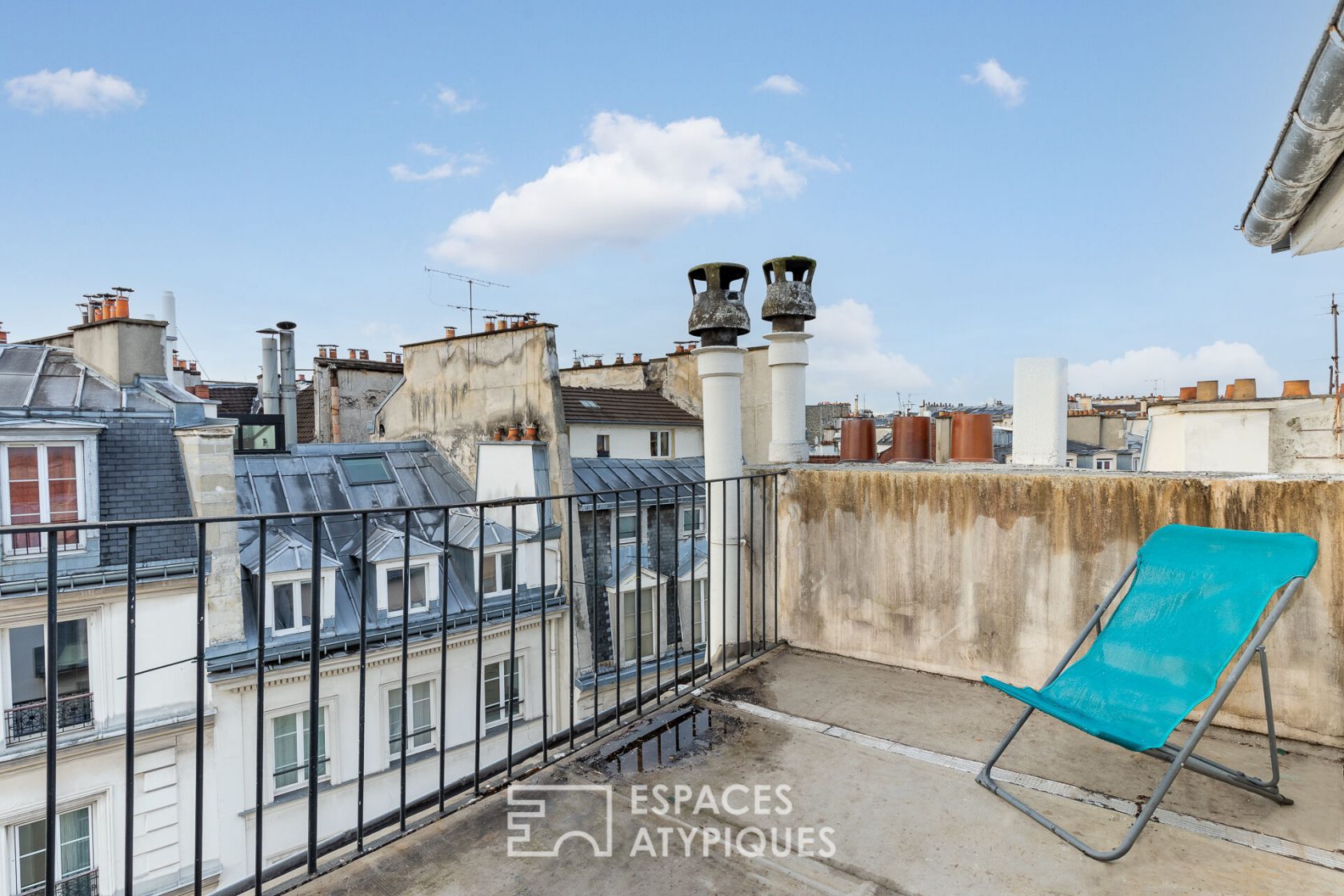 Rooftop duplex with terrace and view over the rooftops