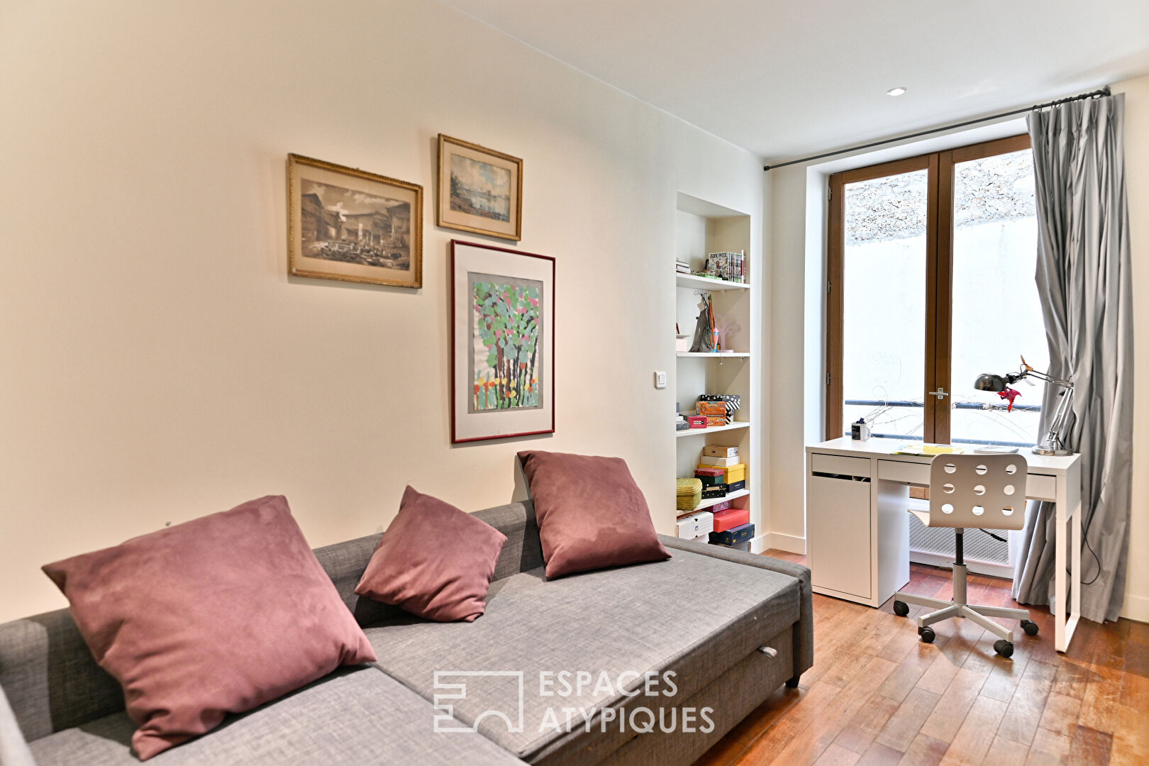 Quartier Gros-Caillou, Invalides, appartement familial en duplex sur jardin