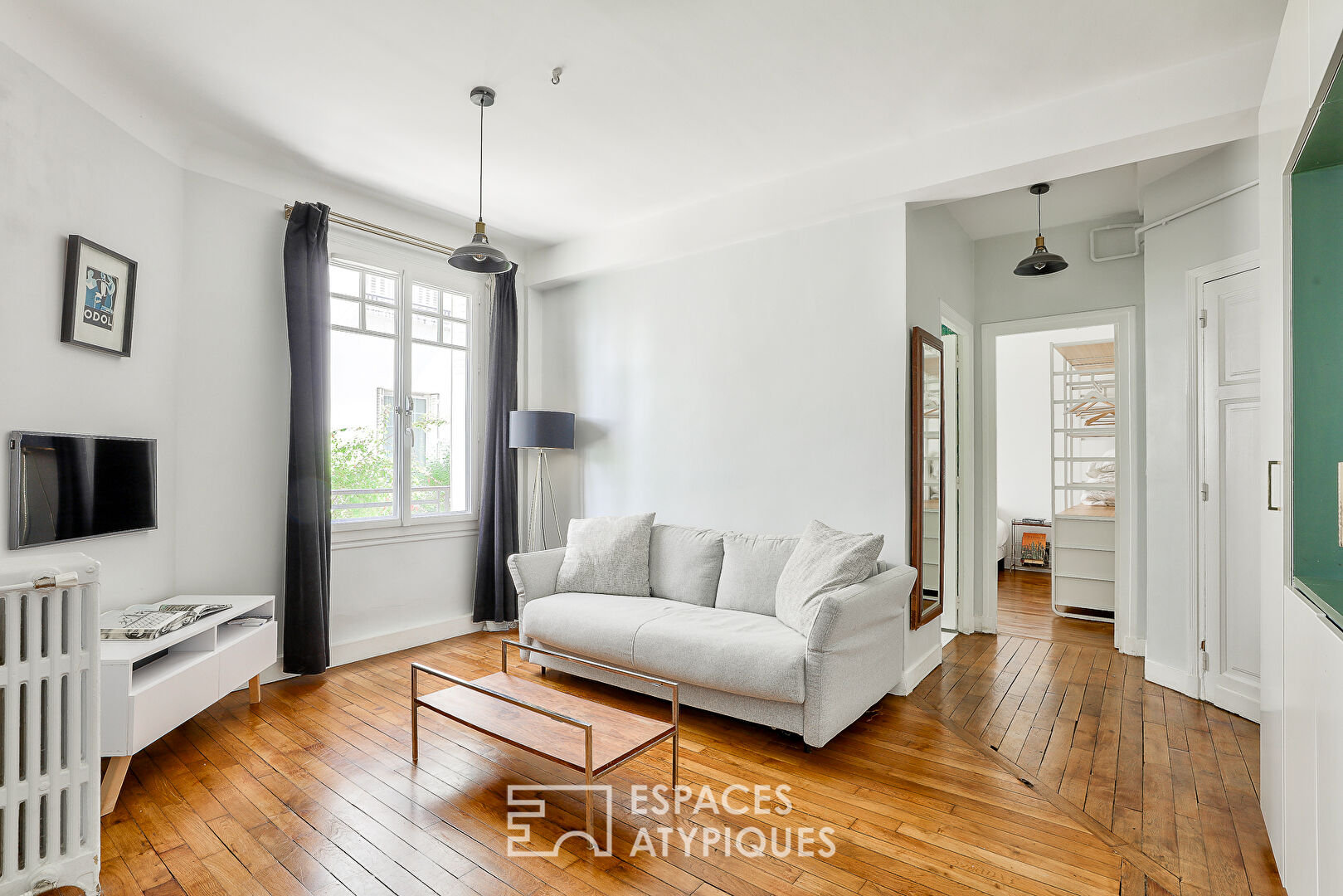 Two-room apartment at the foot of the Eiffel Tower and the Champs de Mars