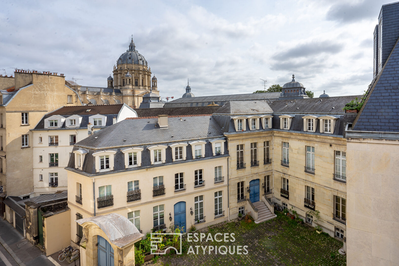 Luxembourg District – Triplex on the top floors