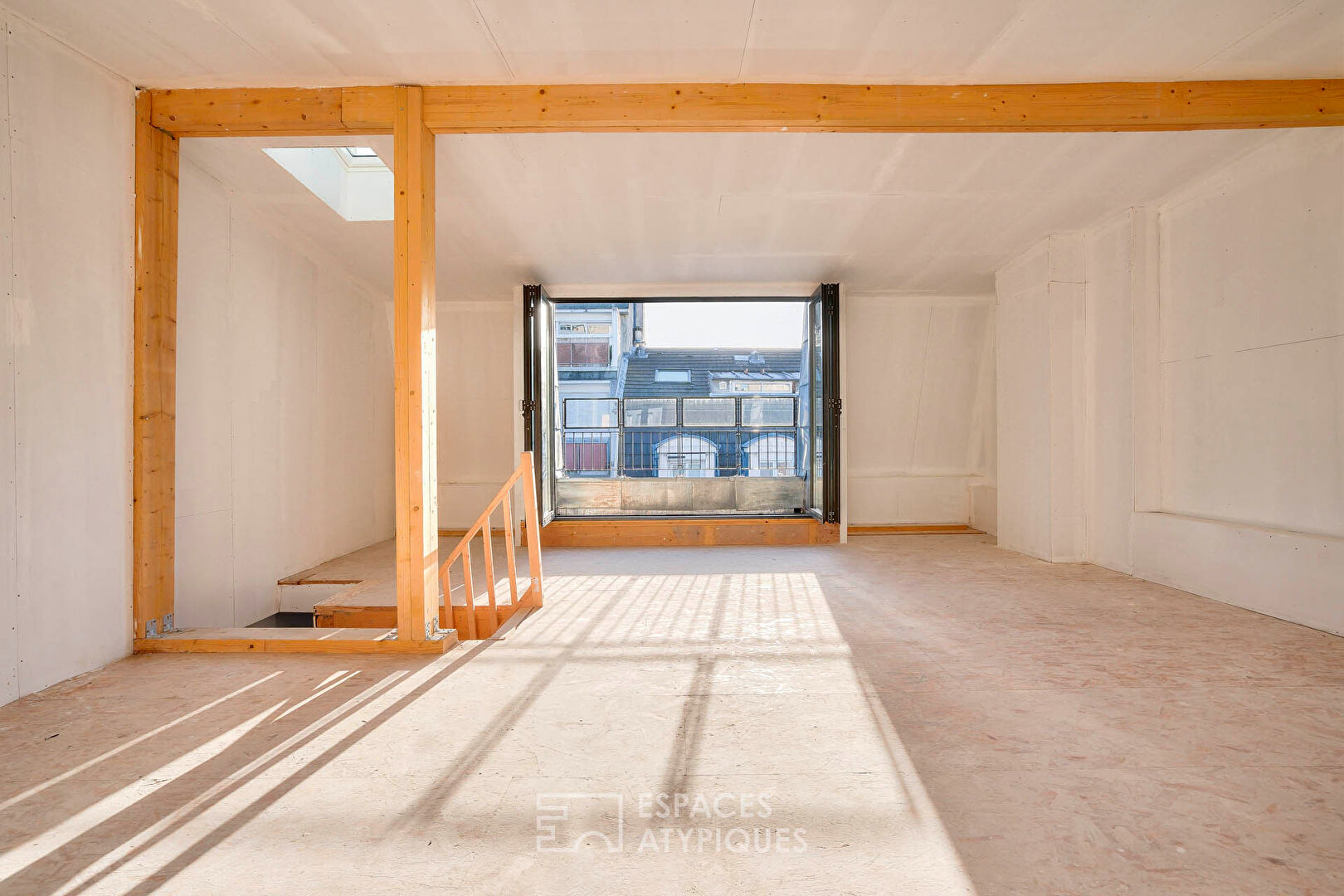 Loft en dernier étage à aménager