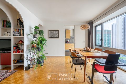 Renovated top floor with open view