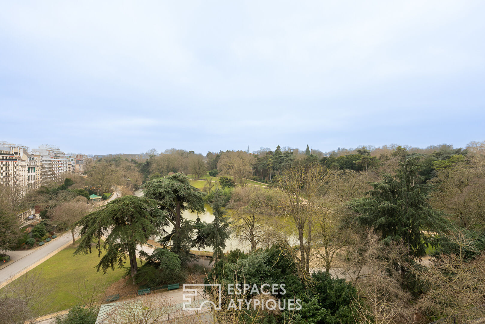 Appartement d’architecte avec balcon et vue panoramique sur le Parc Montsouris