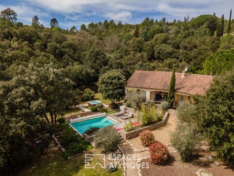 Maison de plain pied avec piscine