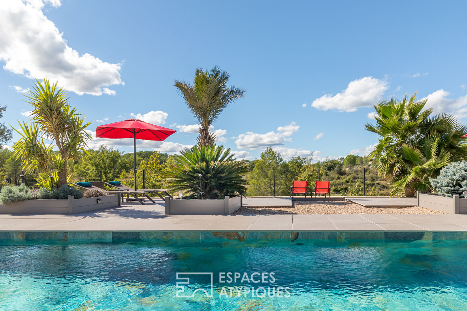 Villa contemporaine entre mer et montagne