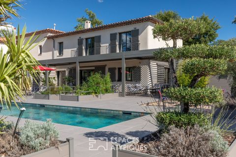 Villa contemporaine entre mer et montagne