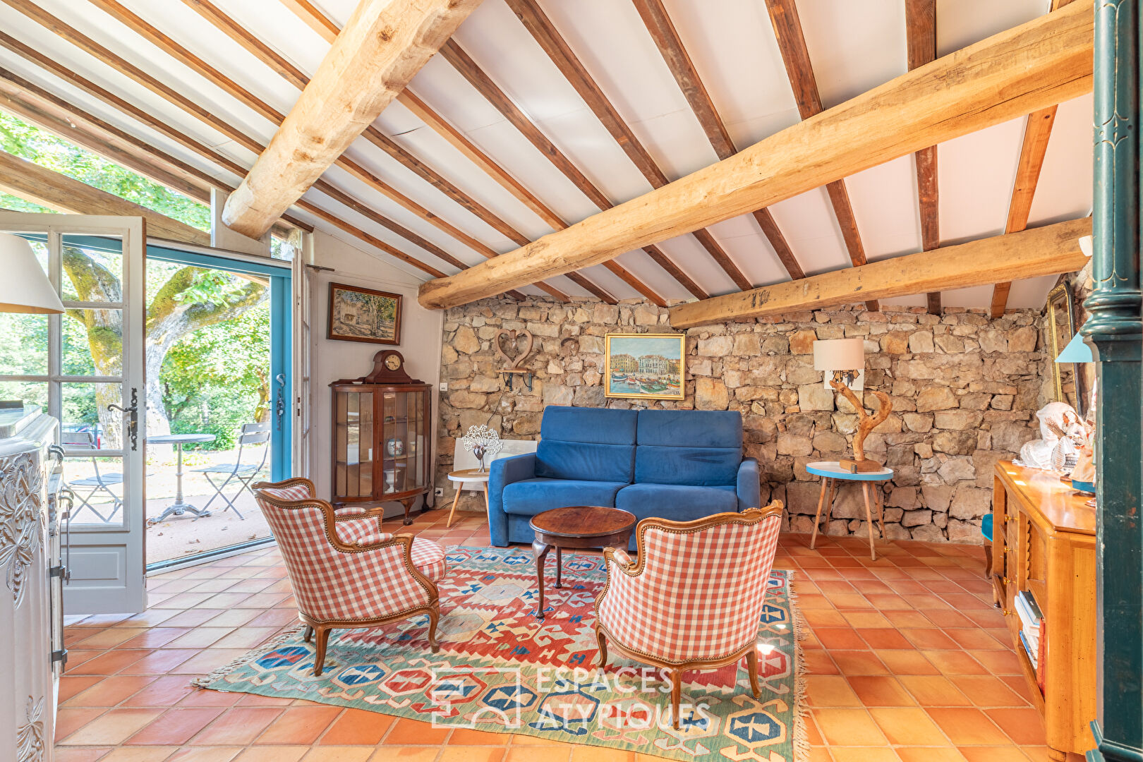 Former hunting lodge with a view of the mountains of the French Alps