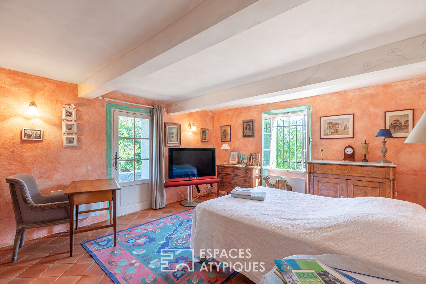 Ancien relais de chasse avec vue sur les montagnes des Préalpes d’Azur