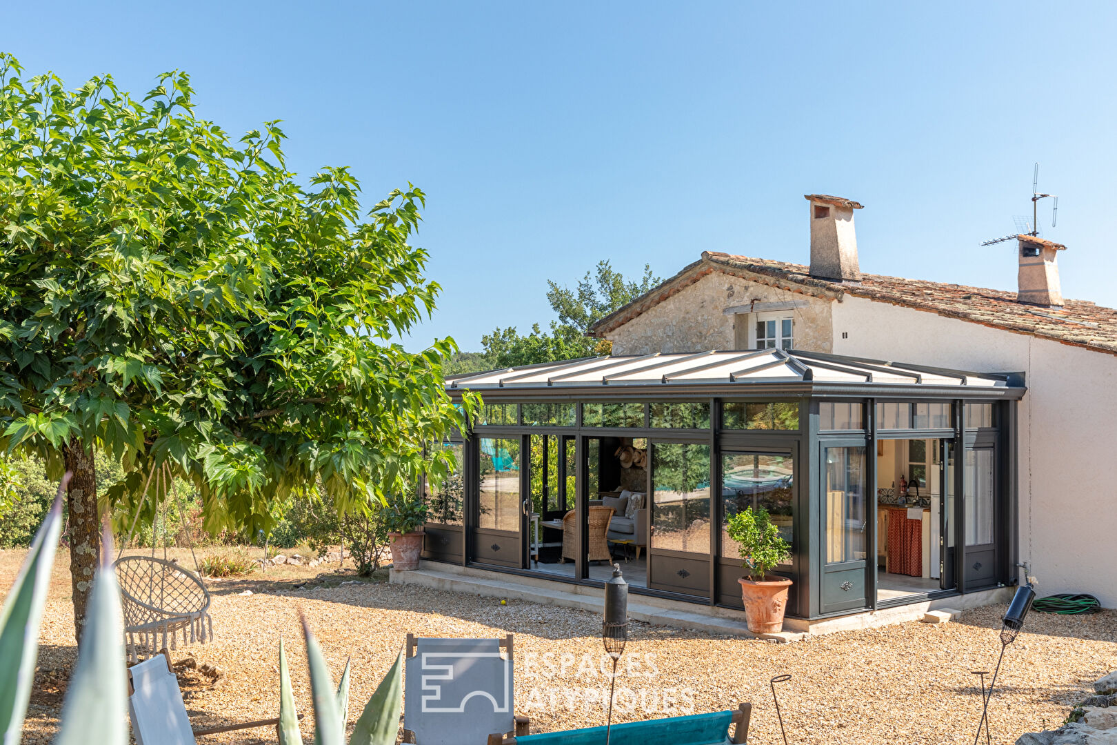 Former hunting lodge with a view of the mountains of the French Alps