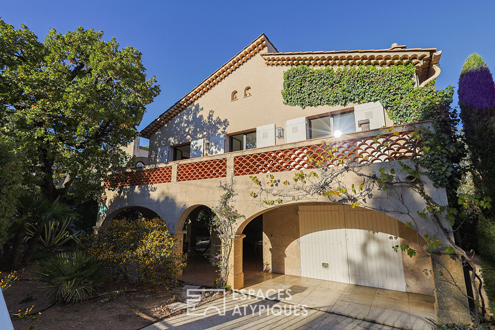 Renovated house near the beaches and the heart of town