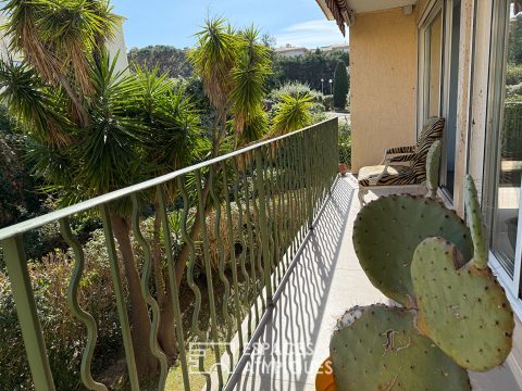 Appartement avec balcon à proximité du centre ville