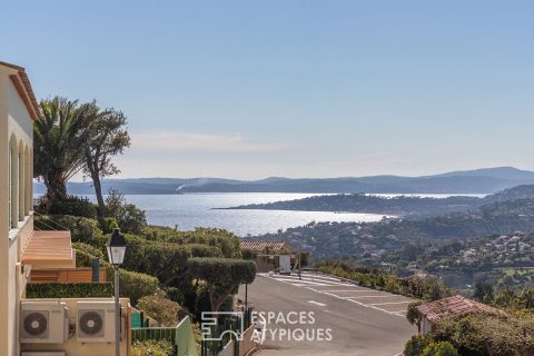 Loft contemporain avec vue panoramique sur la mer et les collines