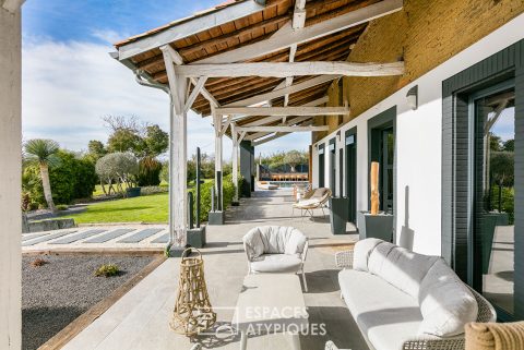 Ancienne ferme rénovée en contemporain avec piscine