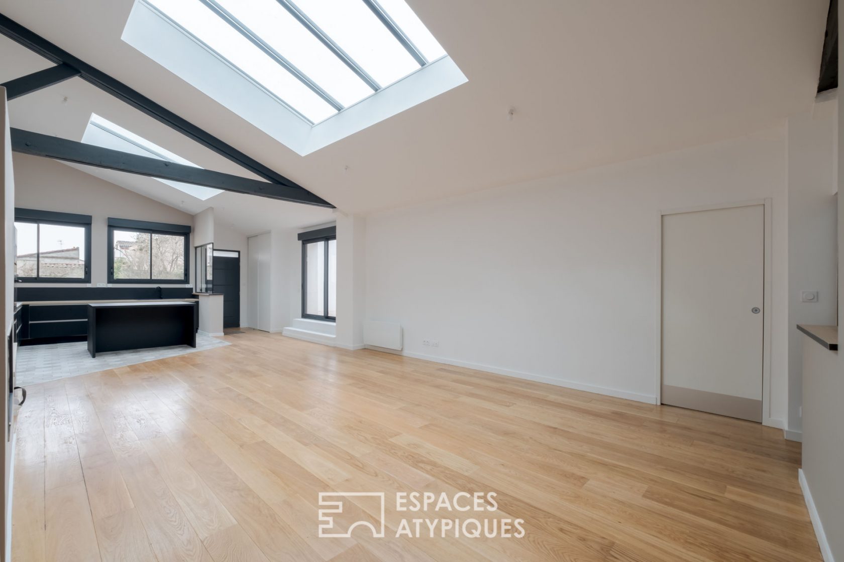 Loft contemporain avec patio à Barrière de Paris