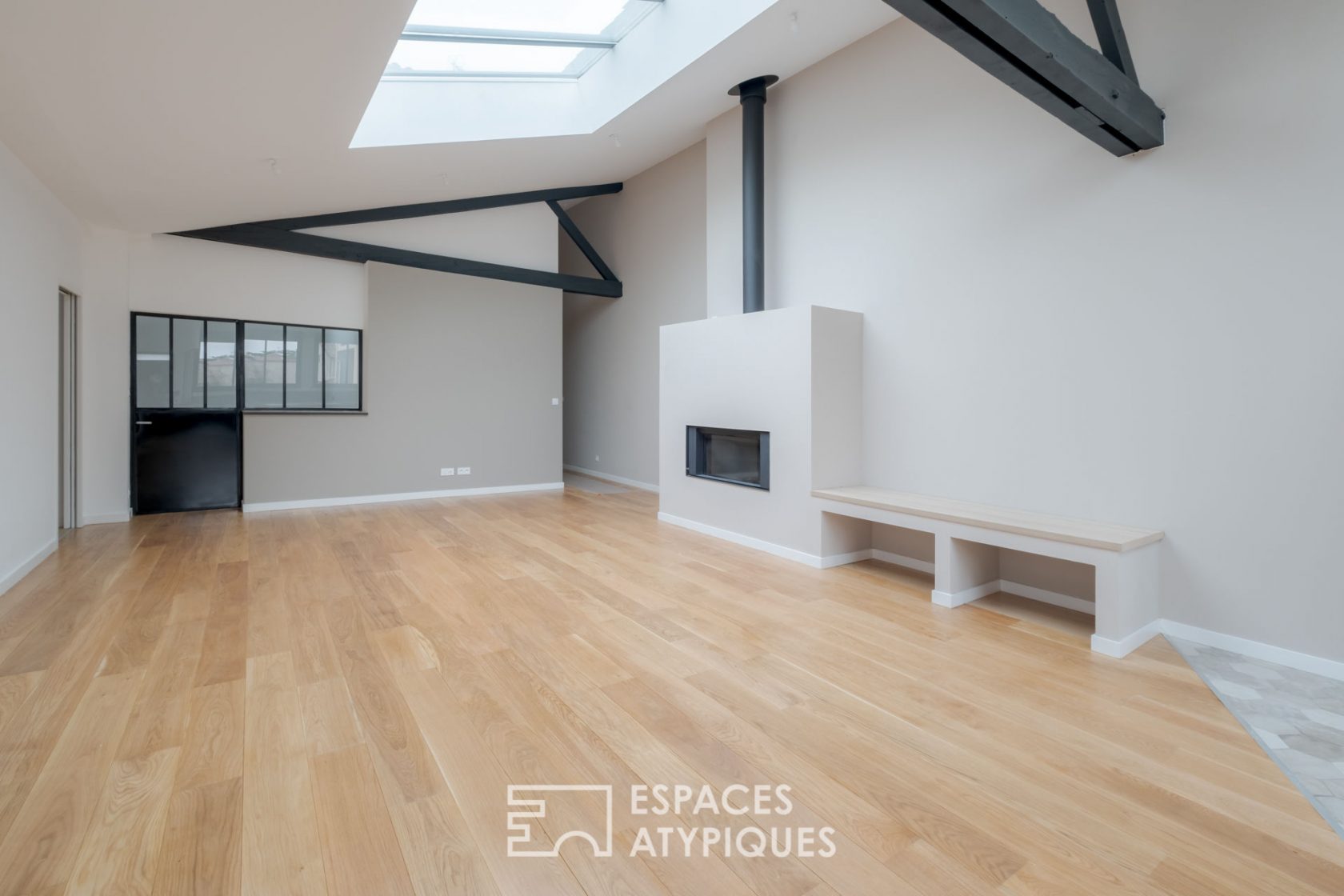 Loft contemporain avec patio à Barrière de Paris