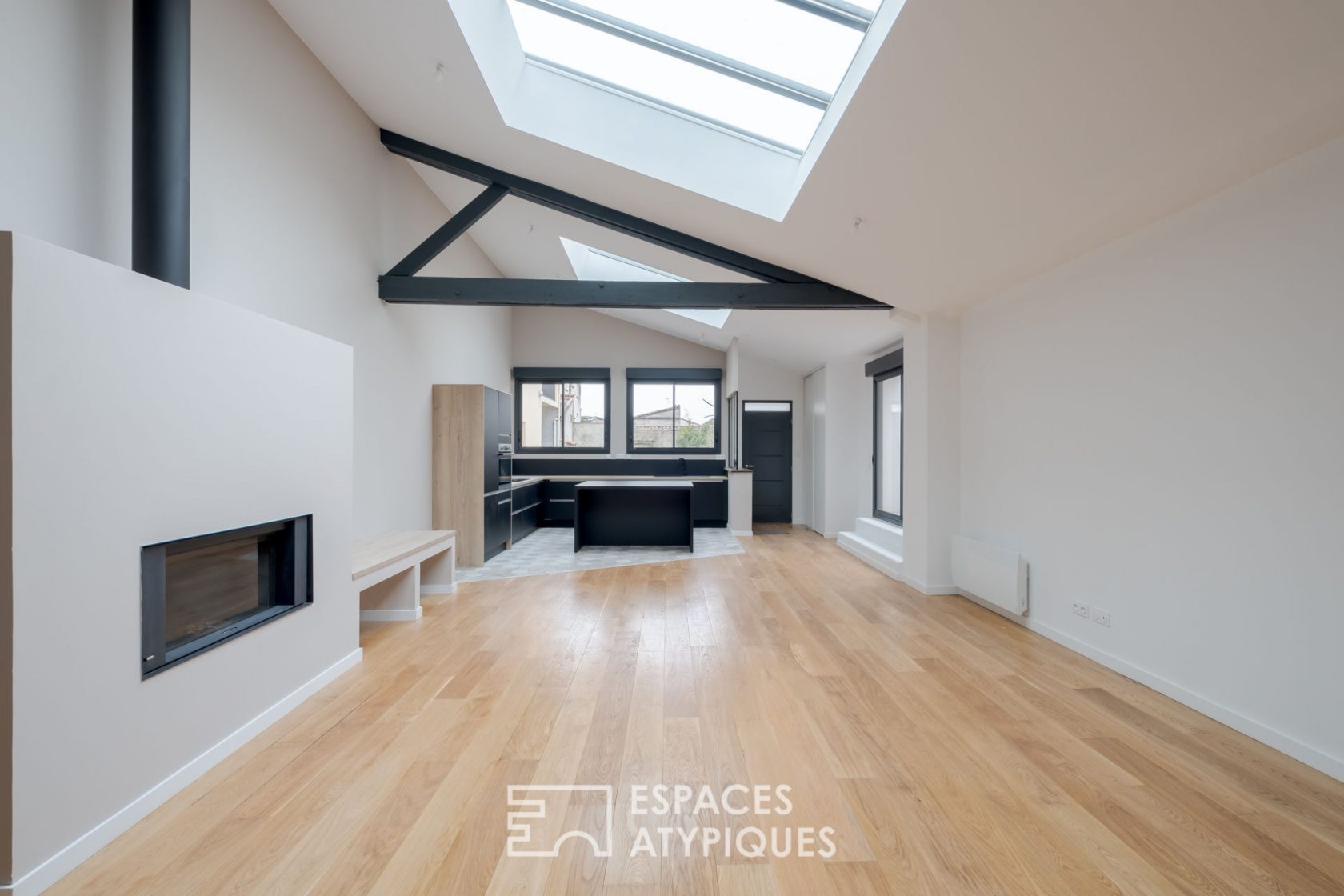 Loft contemporain avec patio à Barrière de Paris