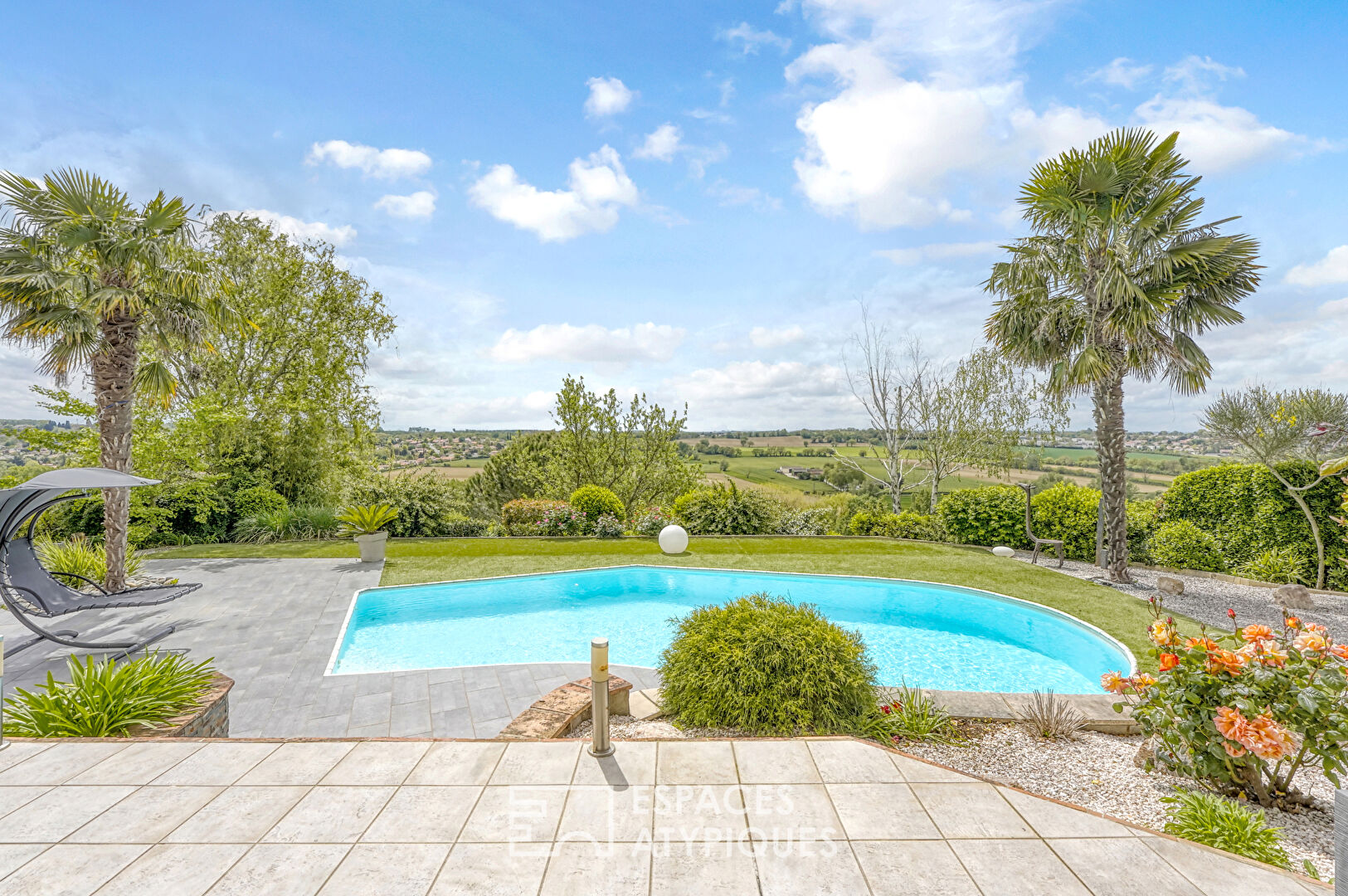 Villa avec piscine et vue Pyrénées à Lauzerville