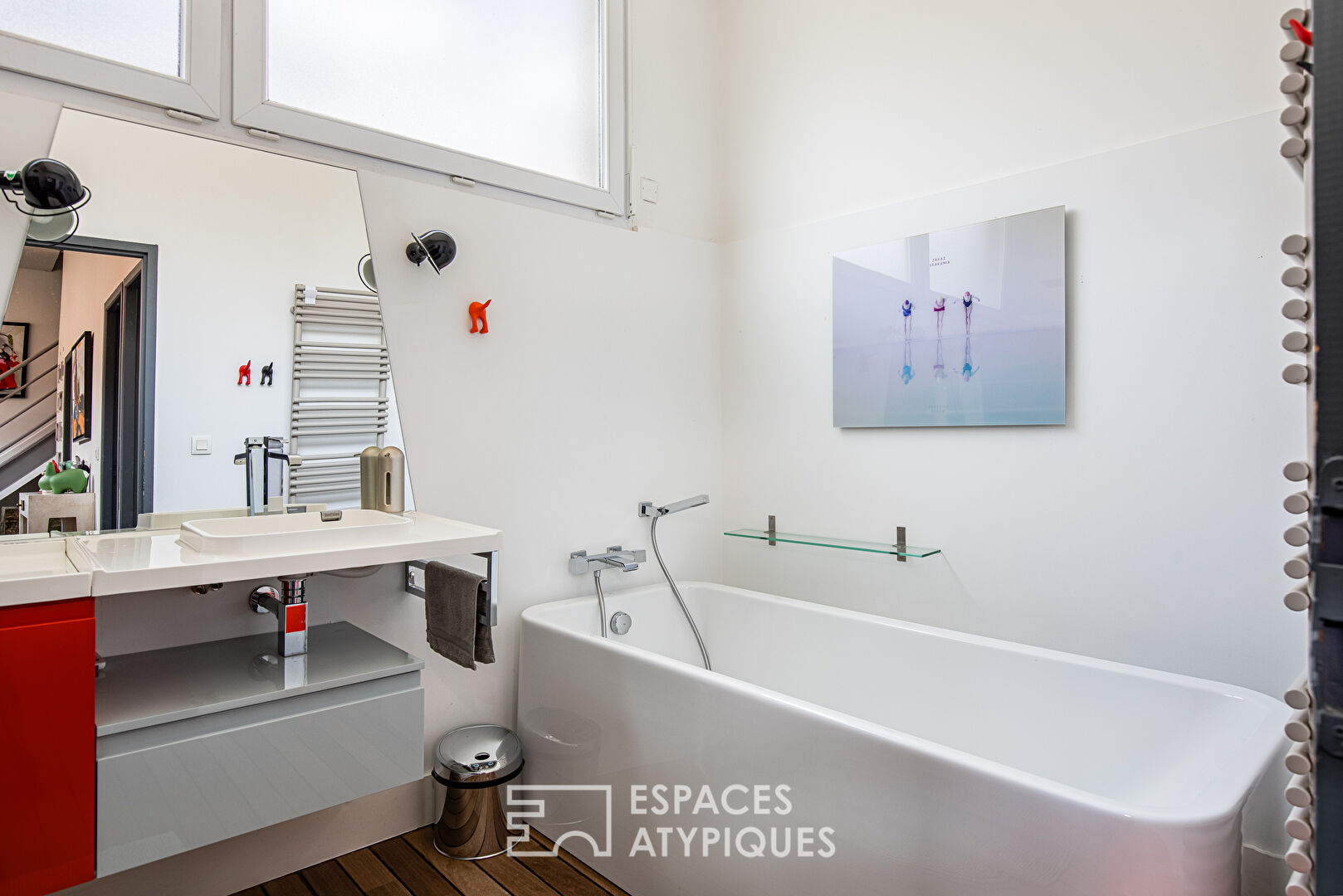 Workshop rehabilitated into a house with swimming pool in Toulouse