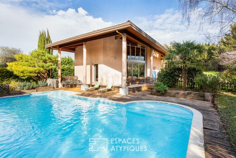 House with swimming pool in Lévignac and outbuilding