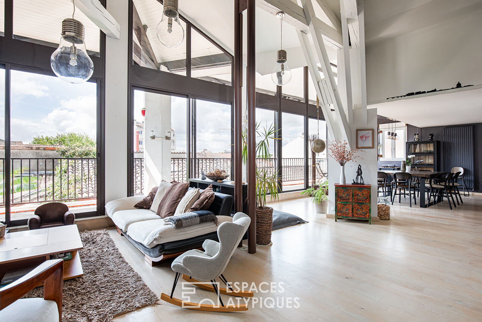 Exceptional loft with terrace and view of the rooftops of Toulouse