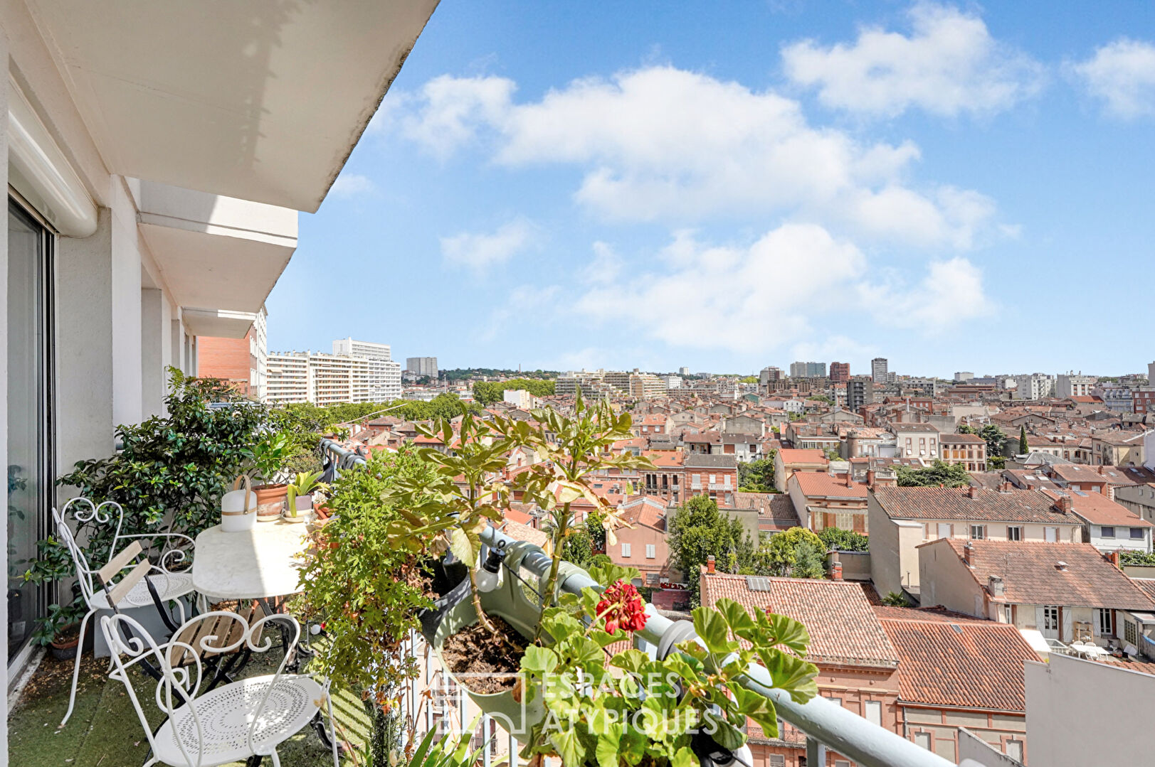Apartment with breathtaking views of Toulouse