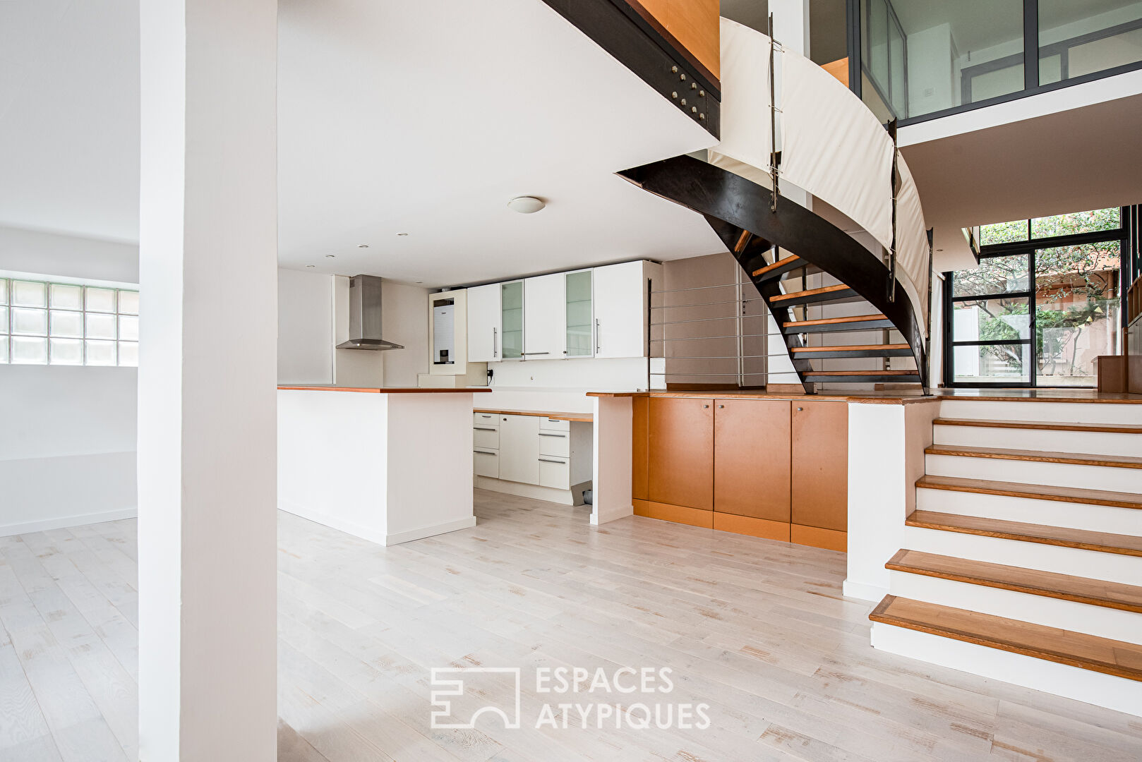 Loft avec terrasse secteur place Dupuy