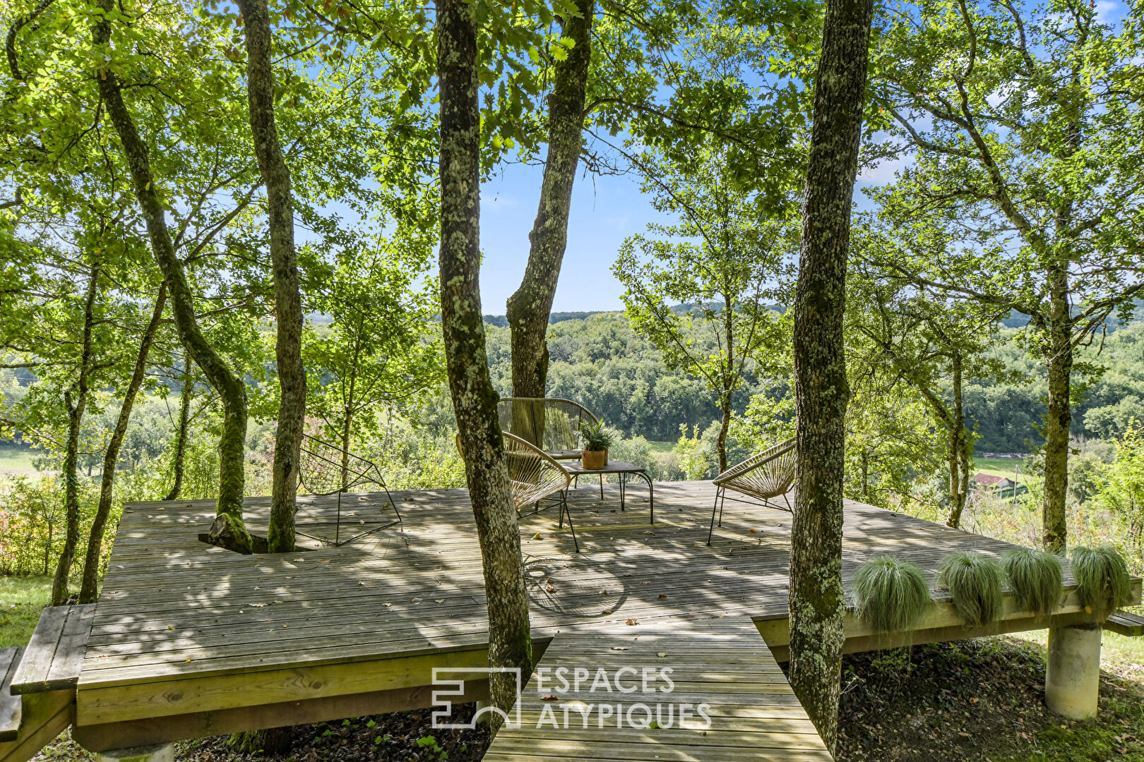 Architect’s house in the woods in Auch