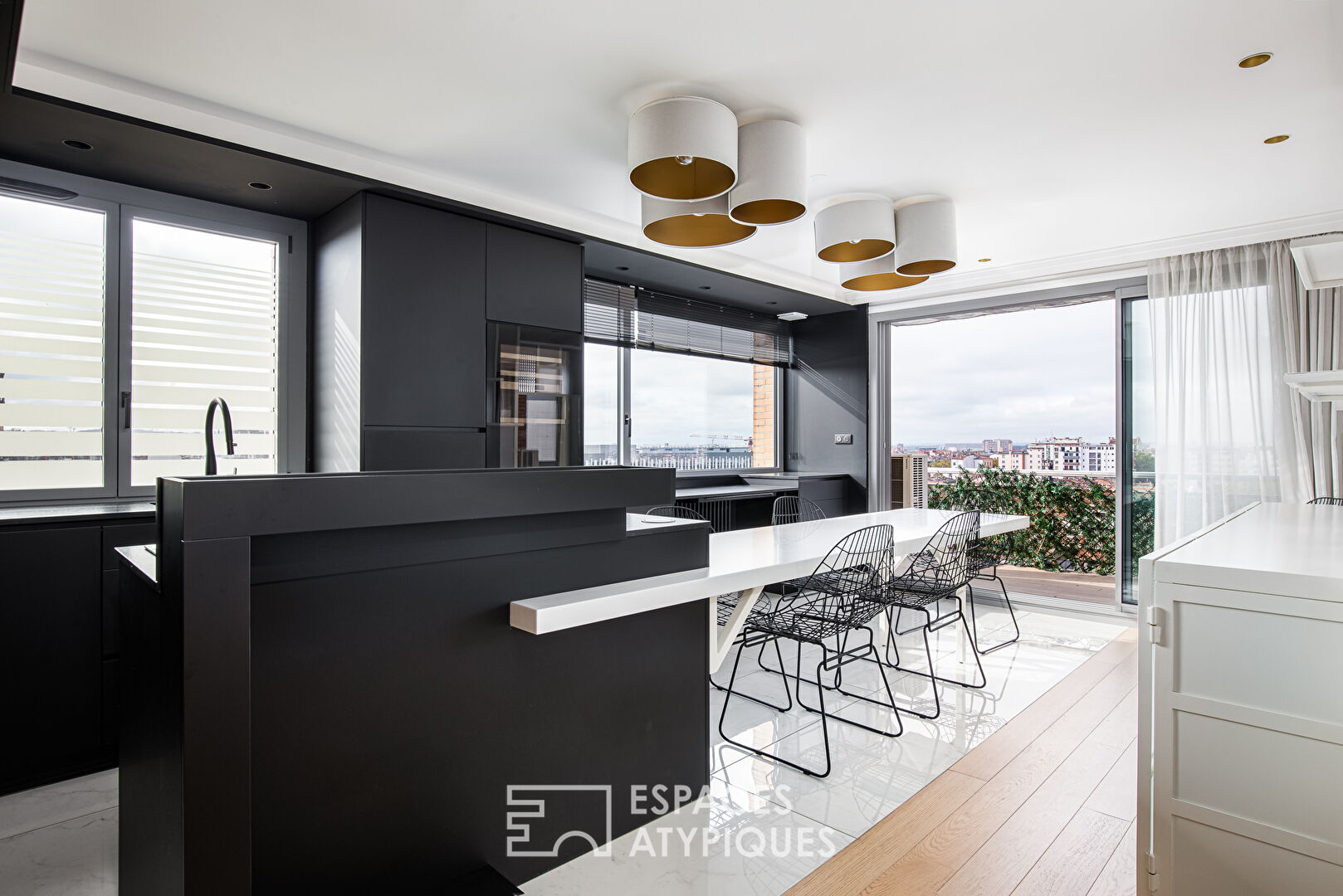 Appartement d’architecte en dernier étage avec vue et terrasse