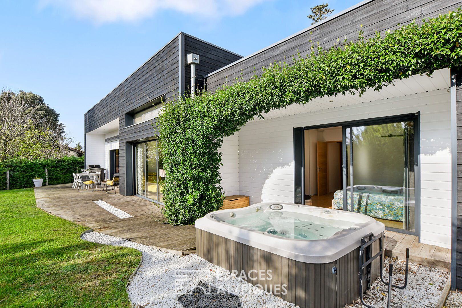 Maison contemporaine de plain-pied à Saint Jean