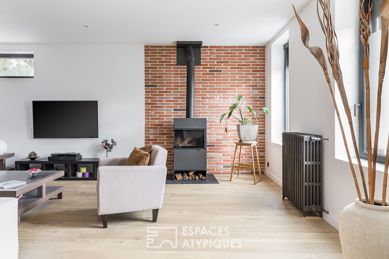 Toulouse renovated in a contemporary style in the heart of Blagnac