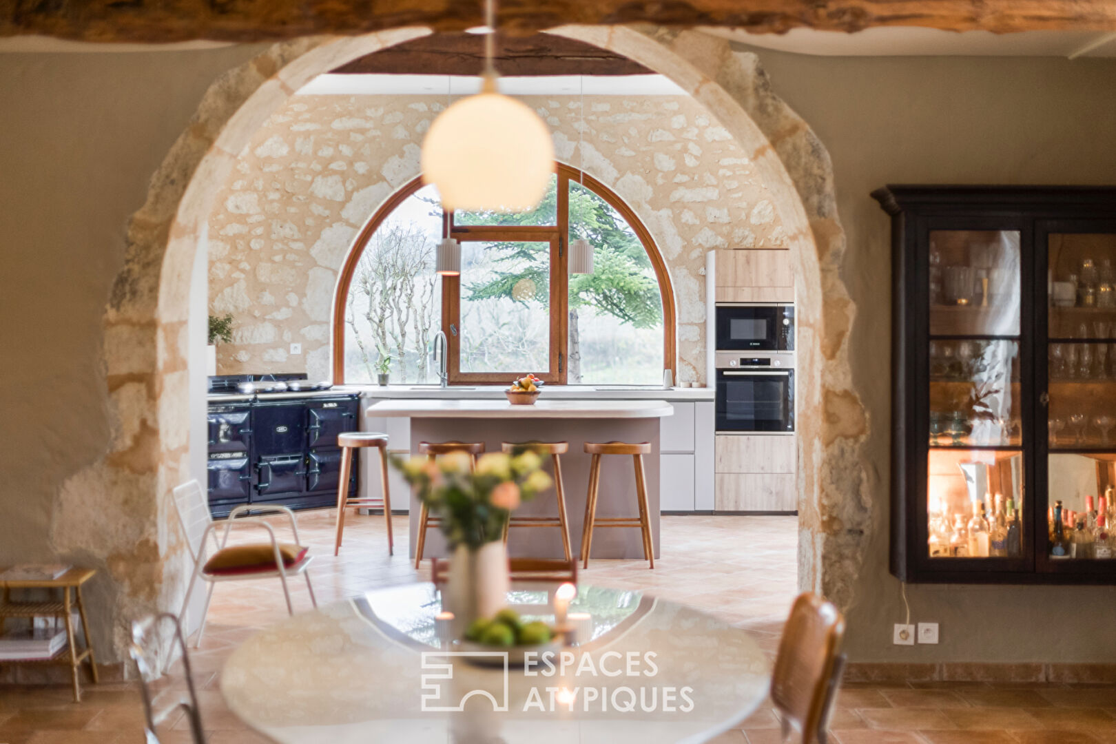 Corps de ferme rénové et son pigeonnier, piscine et spa à Castelnau-Barbarens