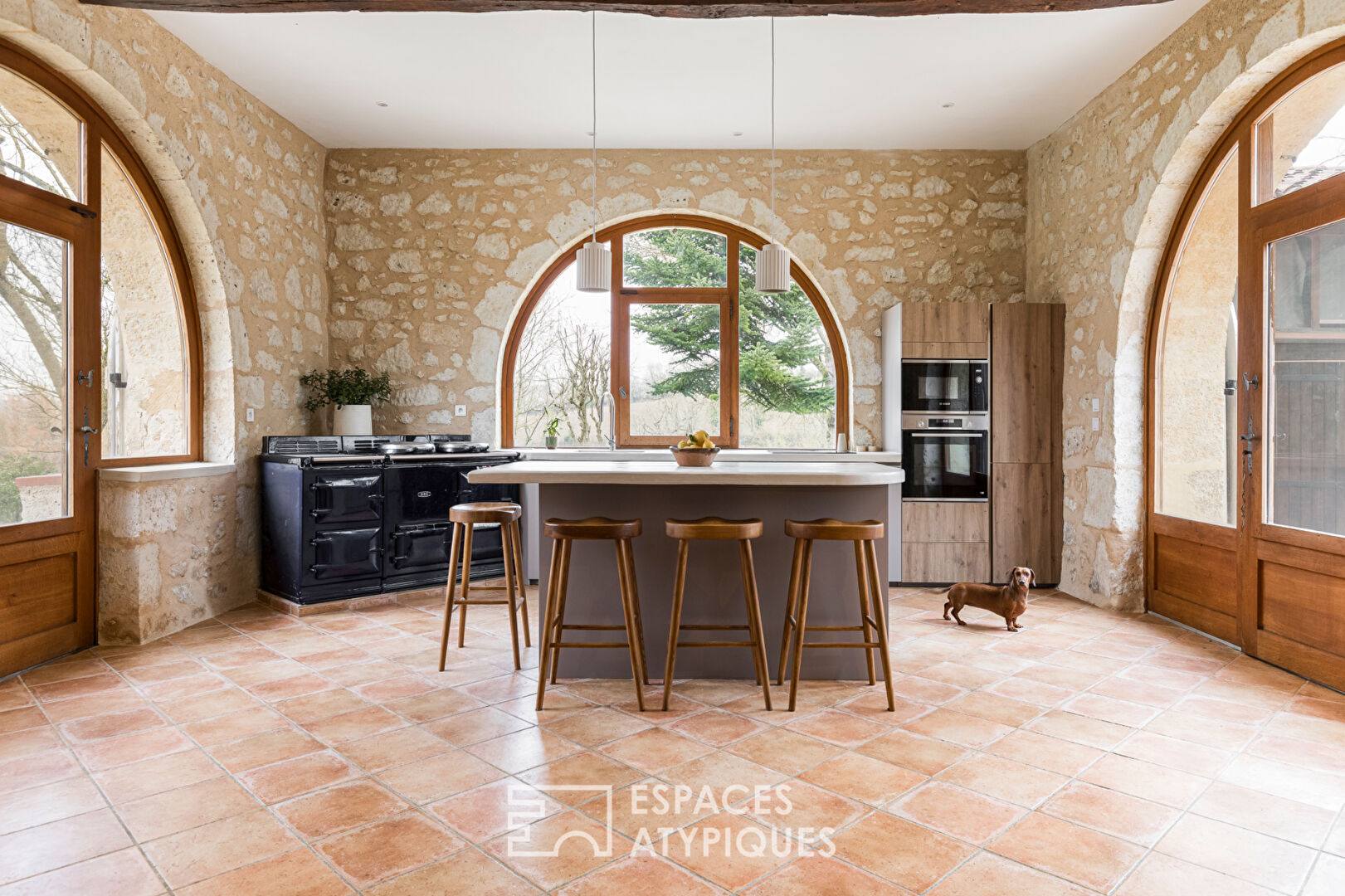 Corps de ferme rénové et son pigeonnier, piscine et spa à Castelnau-Barbarens