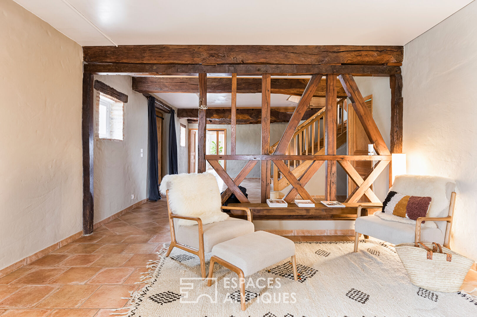 Corps de ferme rénové et son pigeonnier, piscine et spa à Castelnau-Barbarens