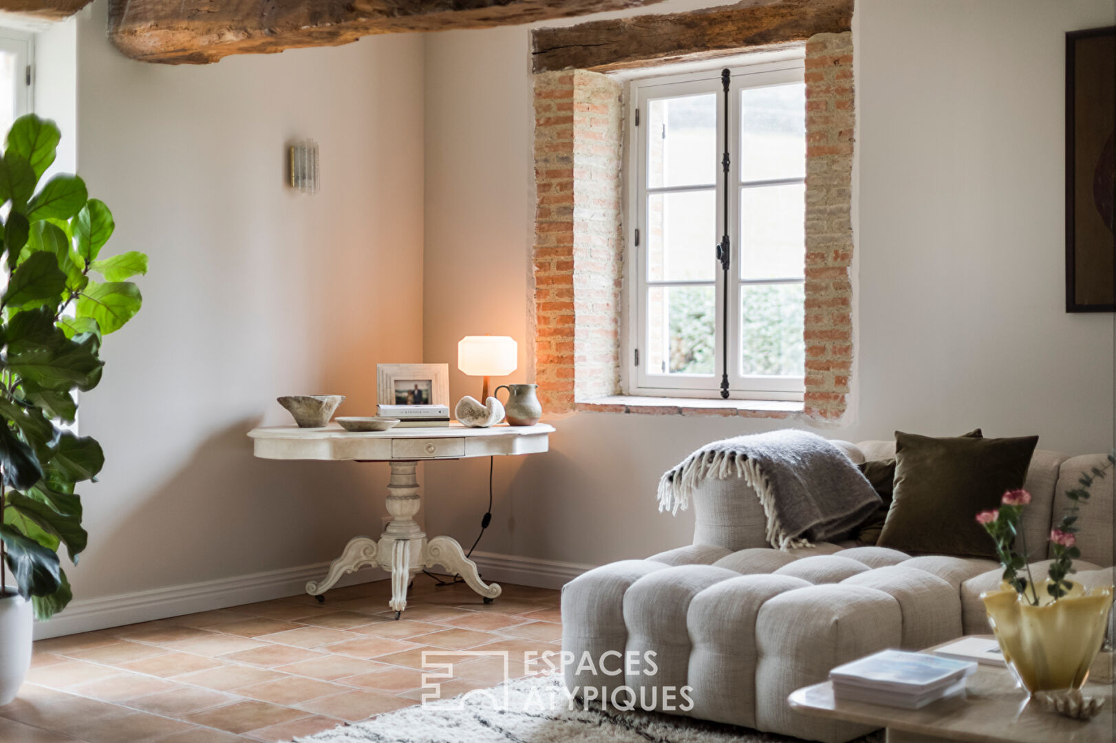 Corps de ferme rénové et son pigeonnier, piscine et spa à Castelnau-Barbarens