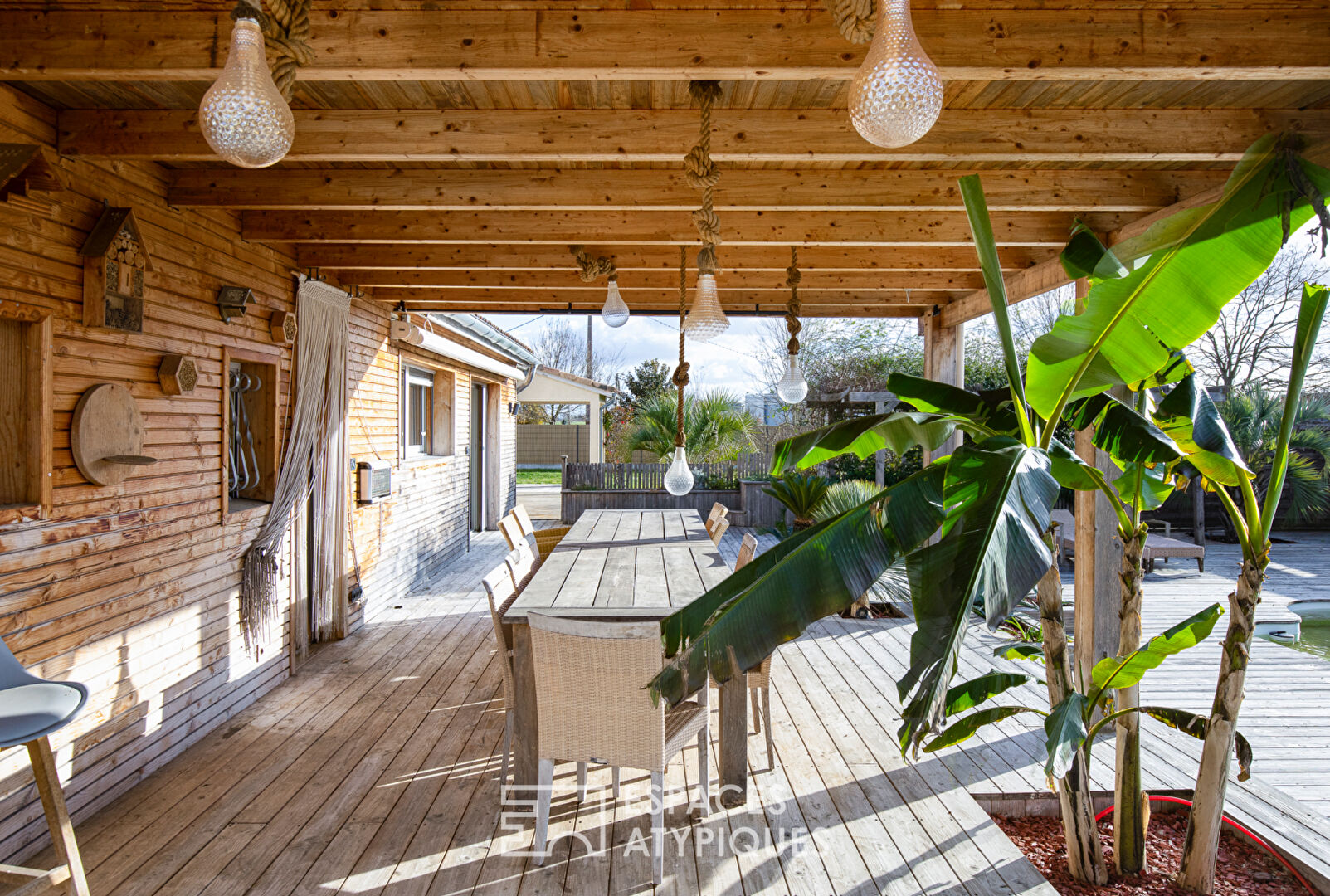 Maison Contemporaine de 180 m² avec Piscine et Jardin Paysagé à Saint Jory