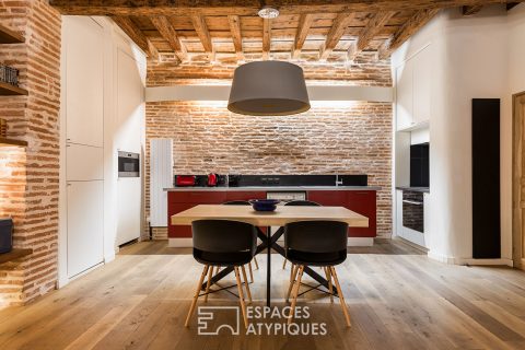 Character apartment in a private mansion in Toulouse