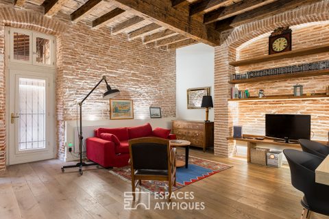 Character apartment in a private mansion in Toulouse