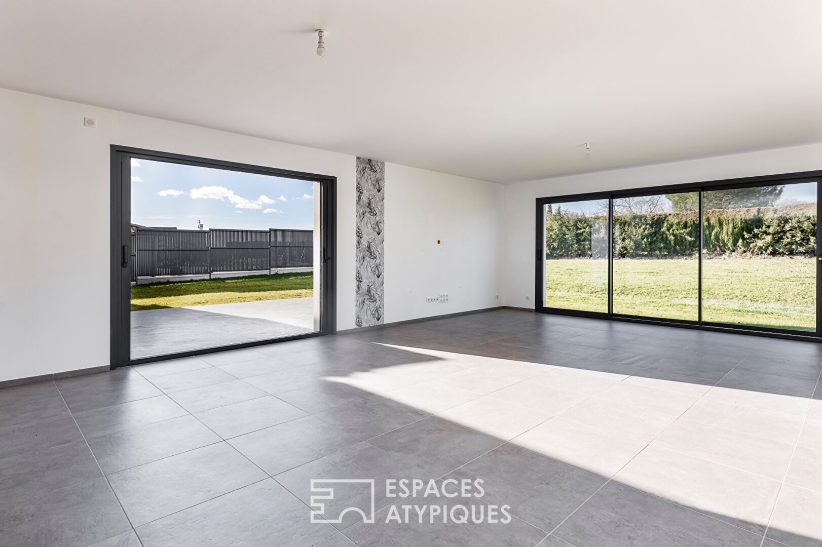 Recent 143m2 family home with high energy efficiency in the heart of the village in Gargas